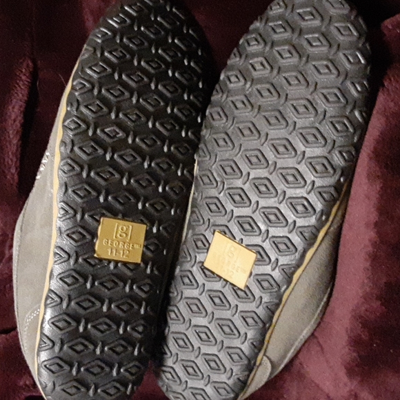 Men brand new slippers - Picture 3 of 8